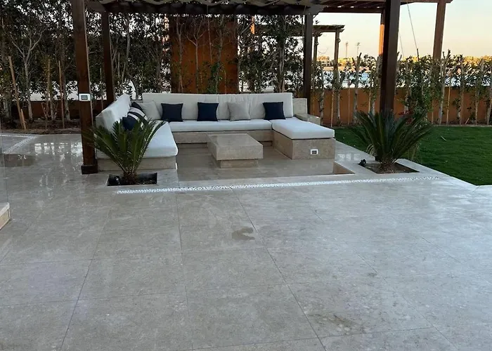 Exclusive In Sabina • 4 Br • Private Pool